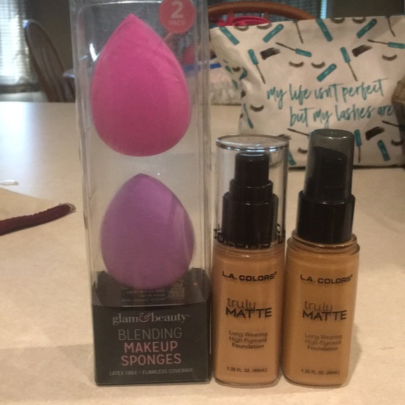 2 new matte foundation and blending make up sponge - Picture 1 of 7